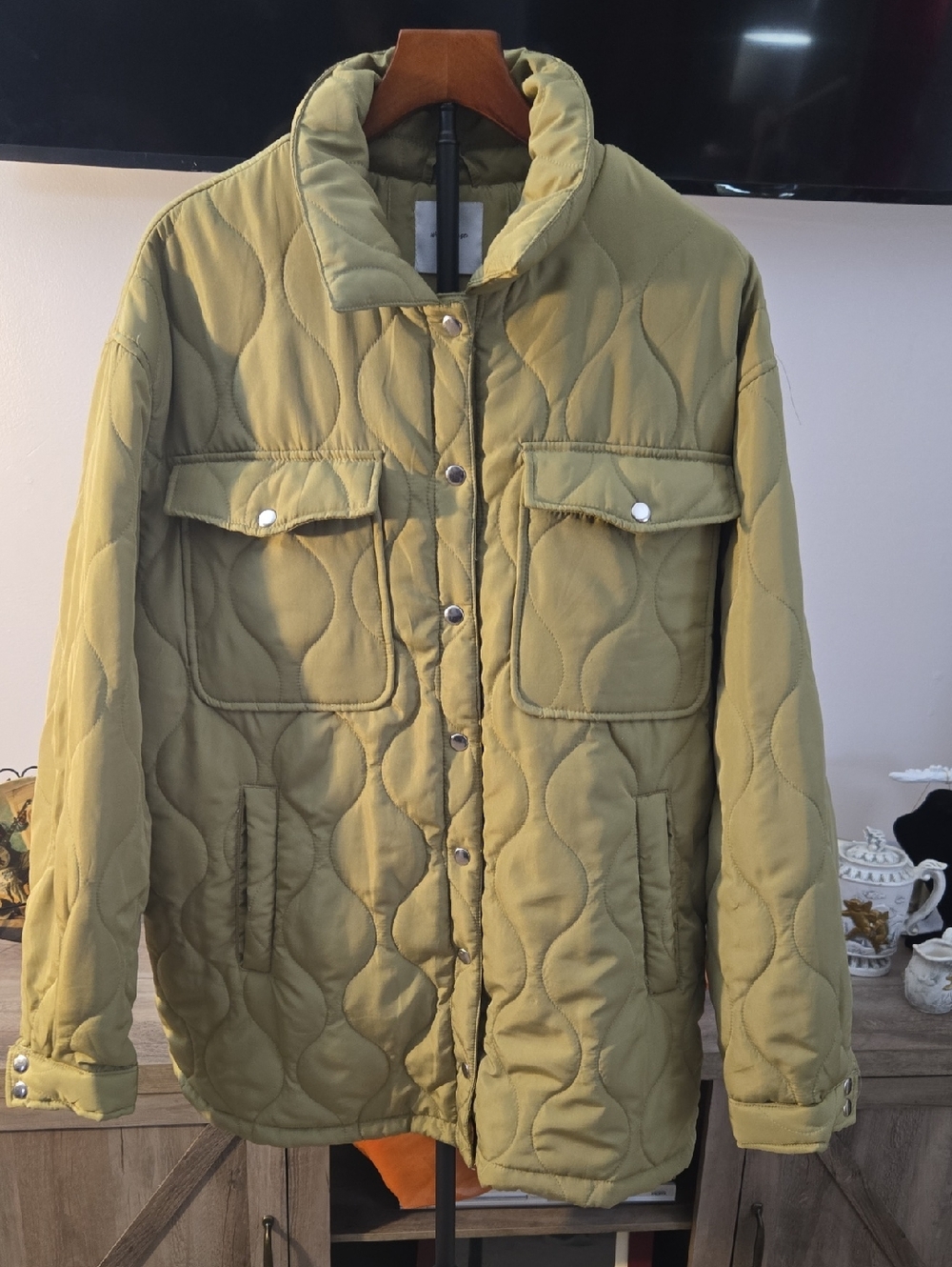 Wild Rose Quilted Puffer Jacket in Olive Green